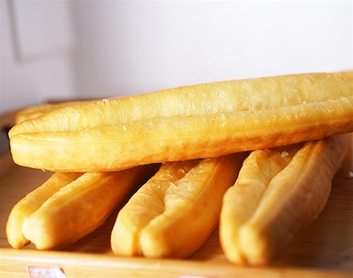 The fragrant deep-fried dough sticks are crisp and tenacious